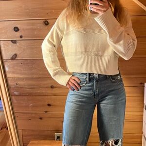 Long sleeve cable knit sweater cropped